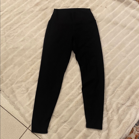 Lululemon mid high rise black leggings S/M yoga athletic workout athleisure - Picture 4 of 4
